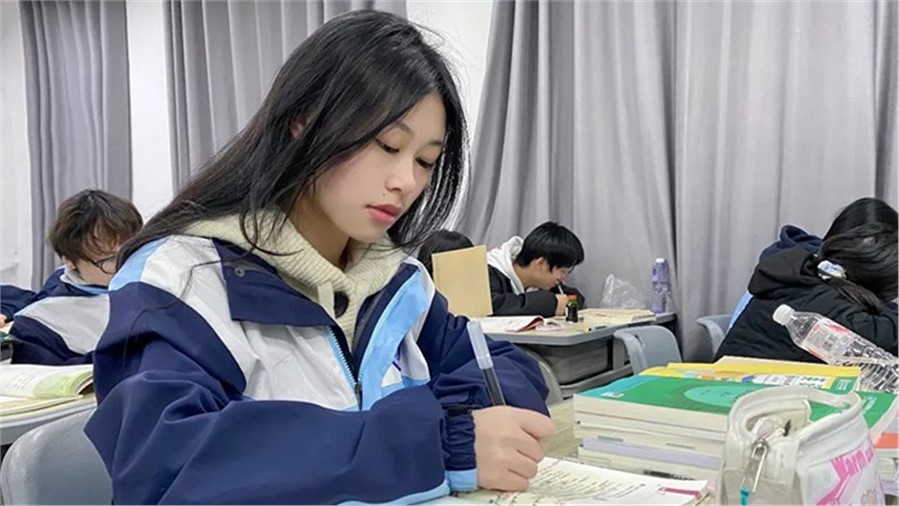 逐梦前行，绽放芳华——熊雅雯