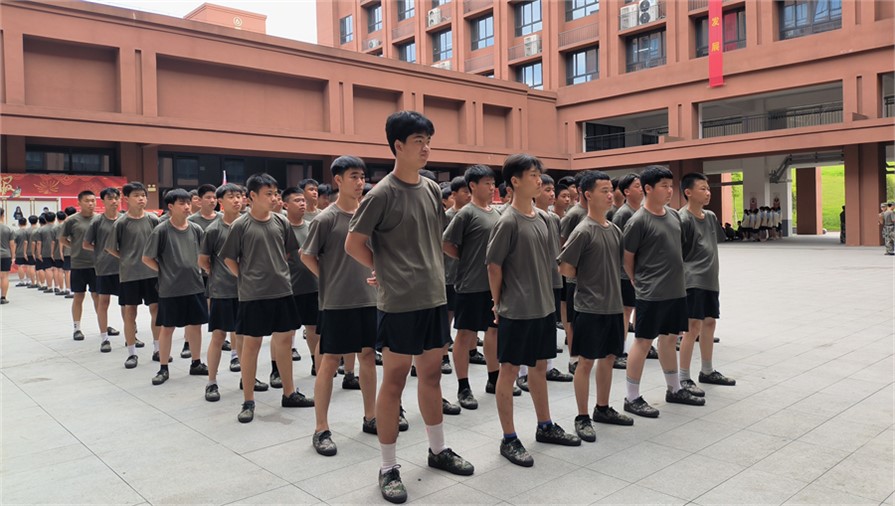 【迷彩青春】25级的军训时光，正以最鲜活的模样展开