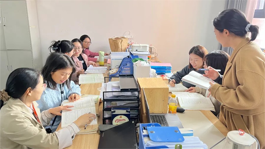 【以“阅”赋能，研思共进】我校开展“阅、知、行”教学团队阅读素养提升活动